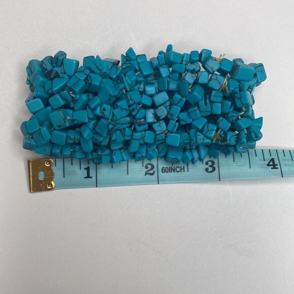 Women’s Turquoise Colored Chip/Stones Stretch Cuff Bracelet EUC OS - Picture 6 of 8